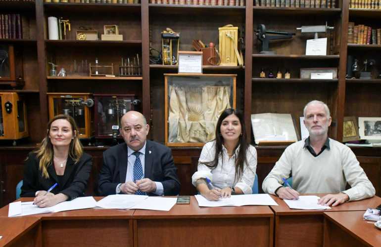 El Ministerio de Ambiente de la Provincia y la UNLP reciclarán baterías de litio